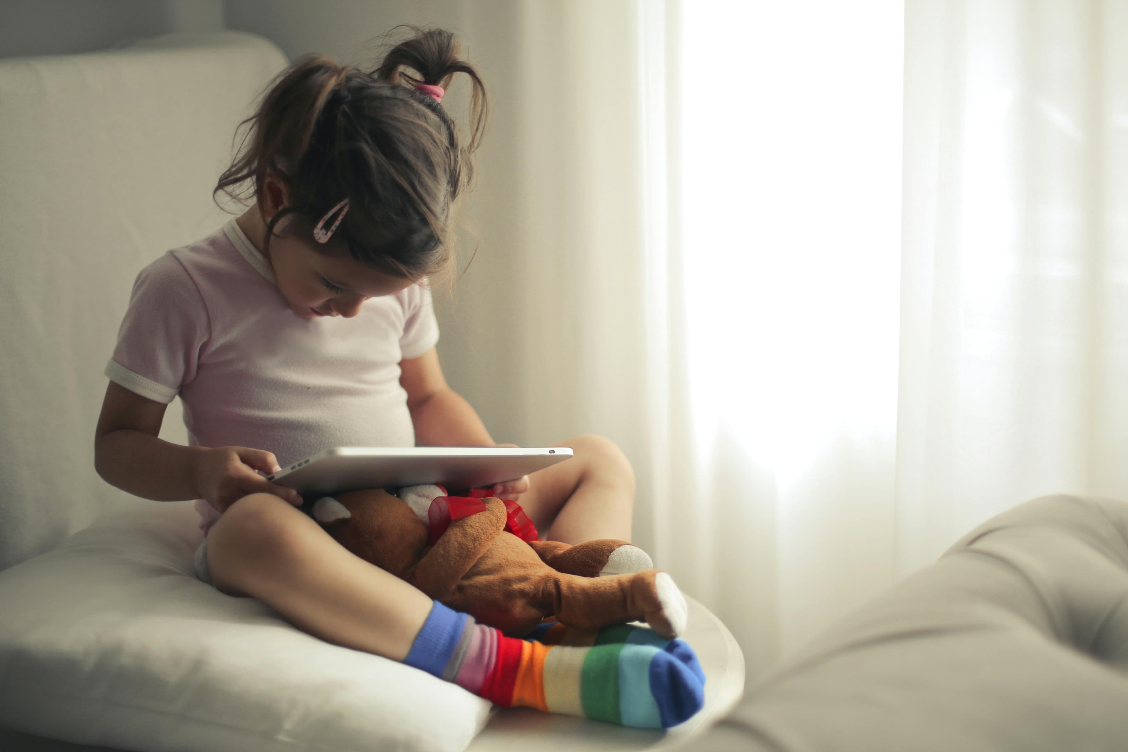 Por qué los niños temen la programación y cómo la IA les ayuda a superar esa barrera